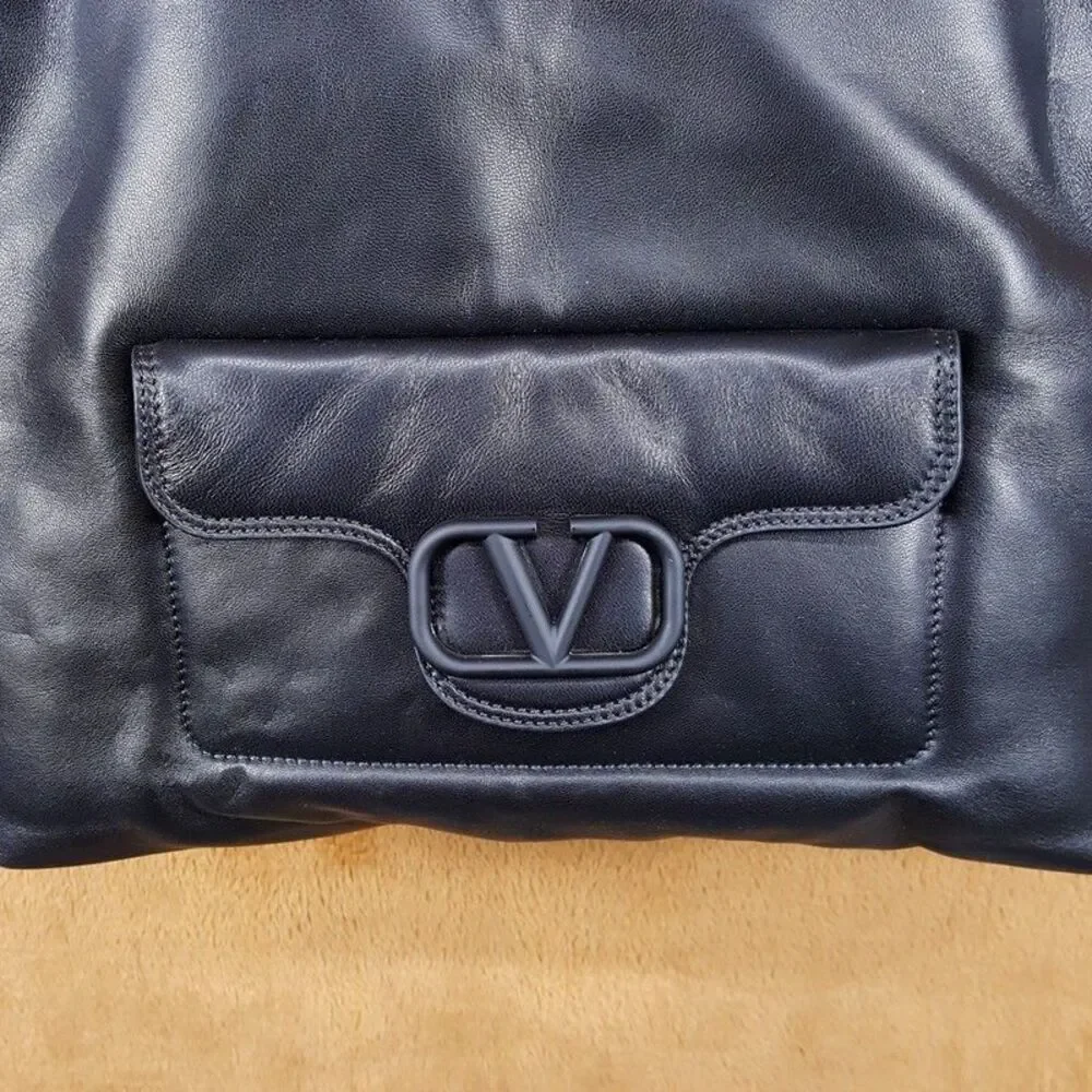 VALENTINO GARAVANI Mens Black Nappa Leather Tote V Logo Plaque Top Handle $2595